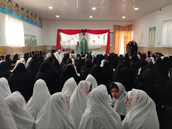 جشن مادر و دختری  در مدرسه تکتم خلیل آباد 
