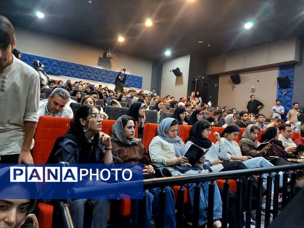 جشن امضای کتاب«ن‌ی‌س‌ت» در مشهد