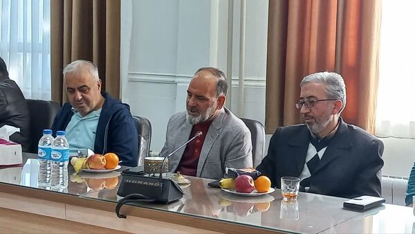  تجلیل از اولیا جانباز و پاسدار دبیرستان شاهد عصمت ناحیه 3 کرج 