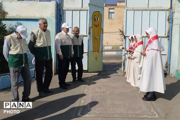 آیین افتتاحیه برنامه‌های قرآن، عترت و نماز در دبستان نجمه