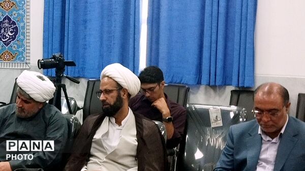 نشست شورای همکاری حوزه علمیه و آموزش و پرورش لرستان