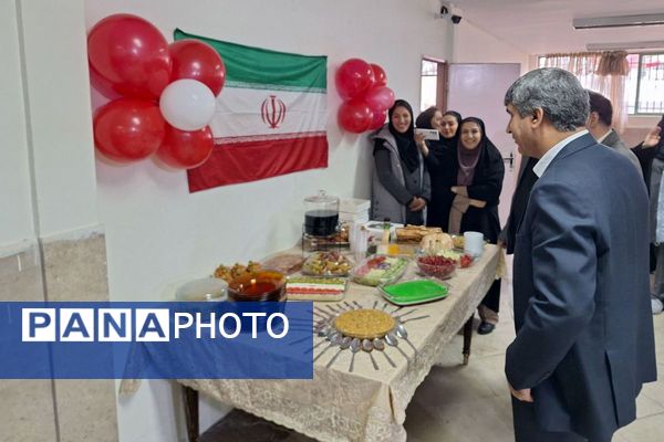  آیین افتتاح جشنواره ماها و ایران‌مون در دبیرستان خدیجه کبری پردیس 