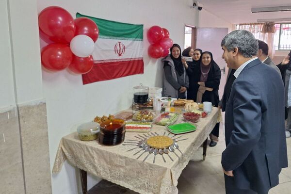  آیین افتتاح جشنواره ماها و ایران‌مون در دبیرستان خدیجه کبری پردیس 