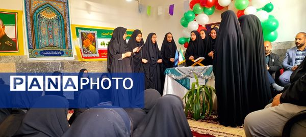 نواخته شدن زنگ گلبانگ انقلاب اسلامی در دبیرستان پگاه روستای مارکده