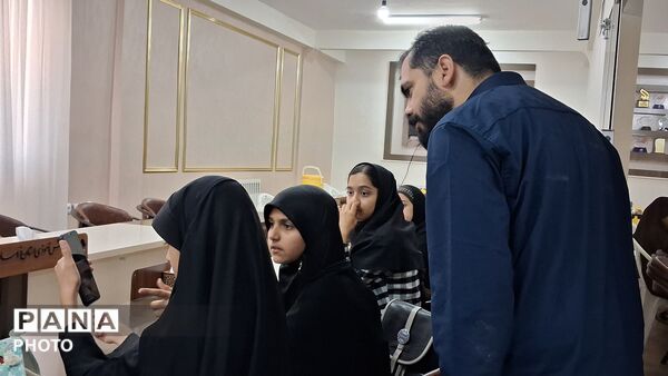دوره آموزشی عکاسی در سازمان دانش آموزی