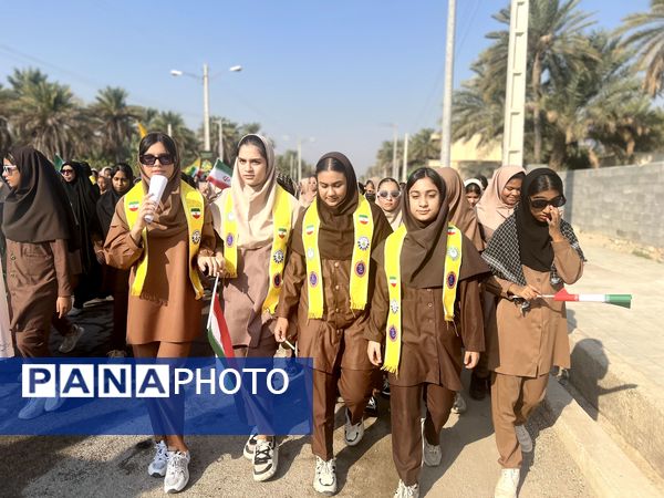 فین غرق در عطر فاطمی همزمان با روز دانش‌آموز