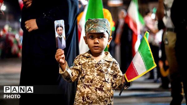 این علم تا قیامت بالاست