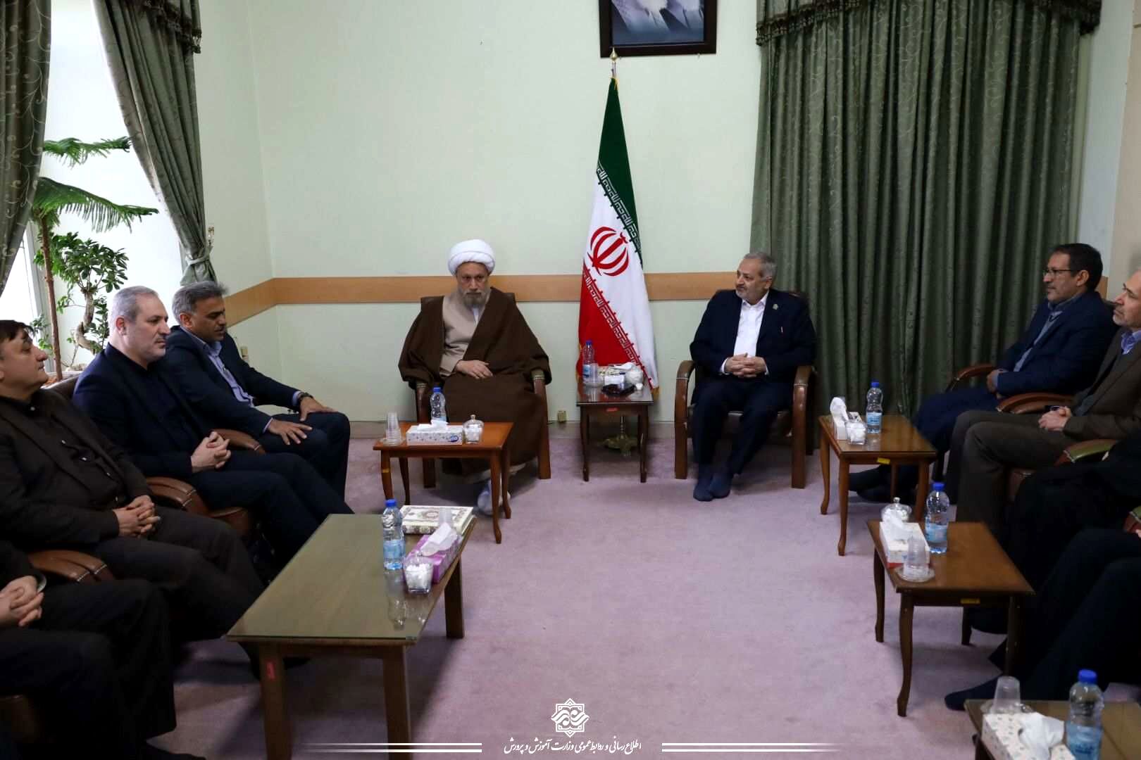 تاکید وزیر آموزش و پرورش بر تقویت هویت تربیتی و تحول آموزشی