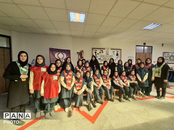 برگزاری مراسم یاوران انقلاب در دبستان آرمینه مصلی نژاد ناحیه ۶ مشهد 
