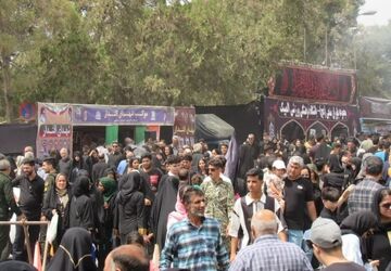موکب عشاق‌الحسین سازمان دانش‌آموزی در مسیر پیاده‌روی جاماندگان اربعین آزادشهر برپا شد