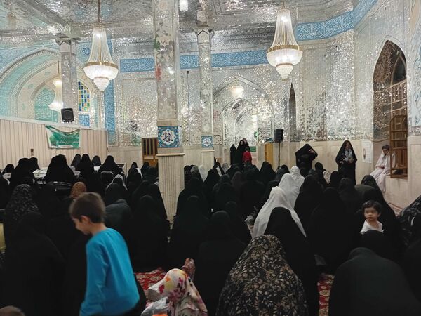نماز جماعت در شب میلاد پیامبر اکرم (ص) و امام صادق (ع) در کاخک