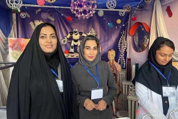 پژوهش‌سرای کاوش کهریزک، کانون توجه نخستین روز نمایشگاه دستاوردهای دانش‌آموزی استان