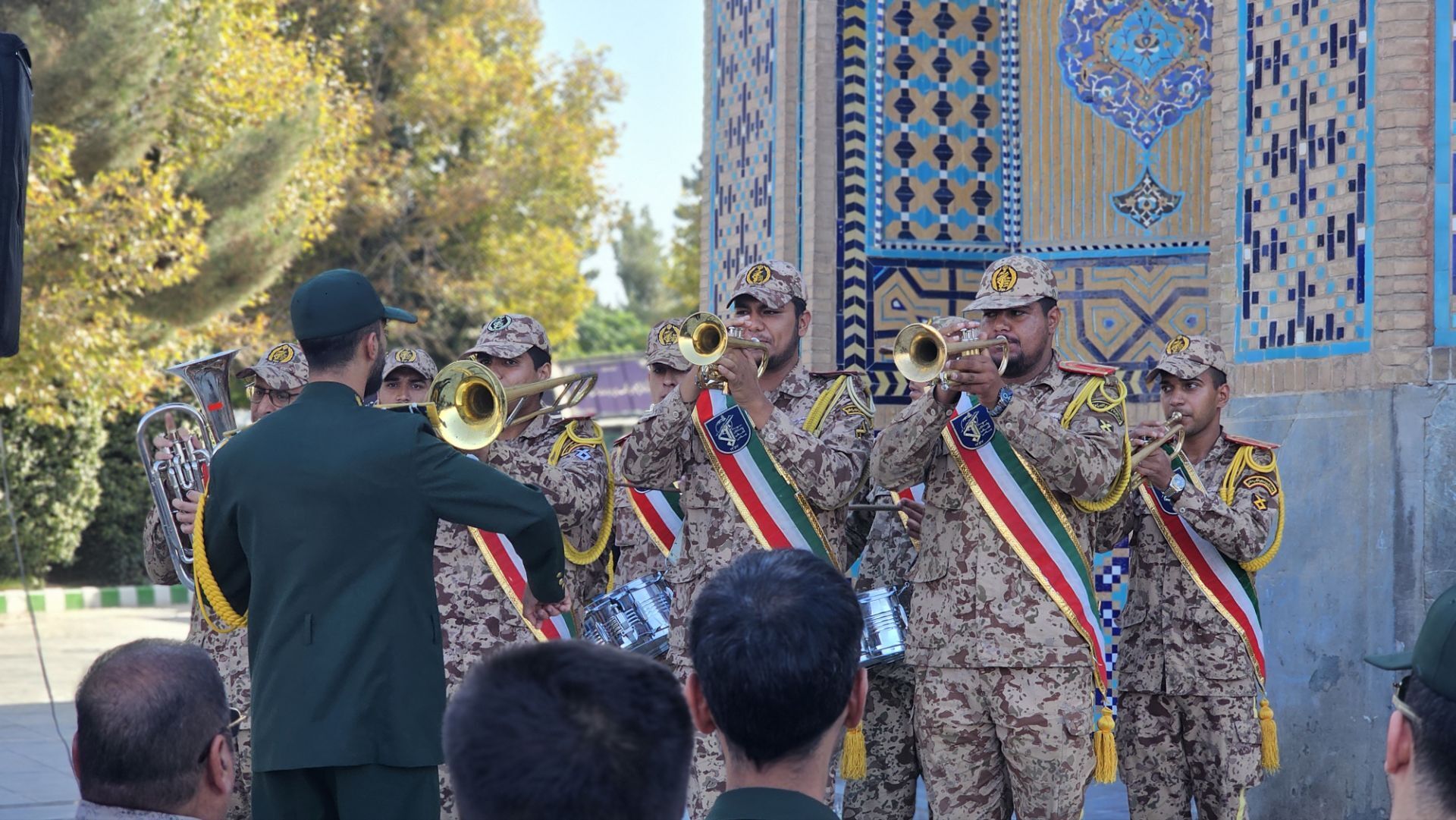 مراسم ملی «میهمان لاله‌ها» در گلزار شهدای خواجه‌ربیع