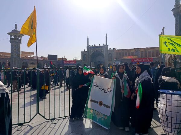 جلوه هایی از حضور مردم قم در راهپیمایی یوم الله 13 آبان