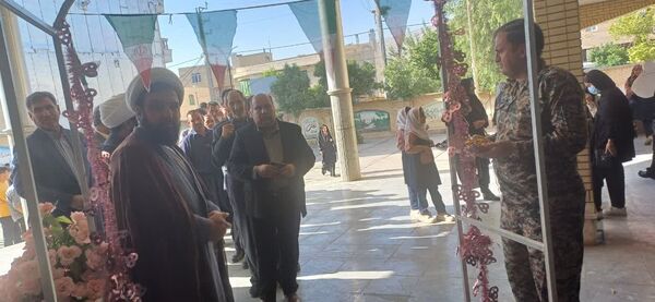 حضور پرشور دانش‌آموزان رای اولی شهرستان چرداول در انتخابات ریاست جمهوری