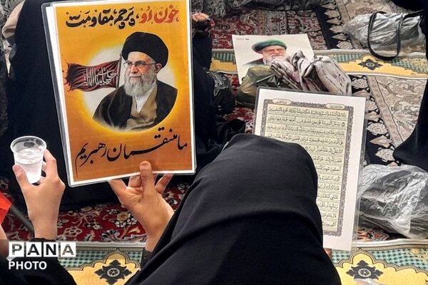 برپایی مراسم ختم برای شهادت رهبر شهید در مصلی شهرقدس 