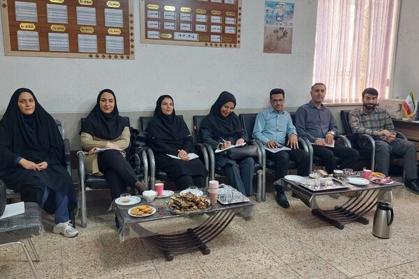 بازدید گروه های آموزشی از کلاس های دبستان خورسندیان دو