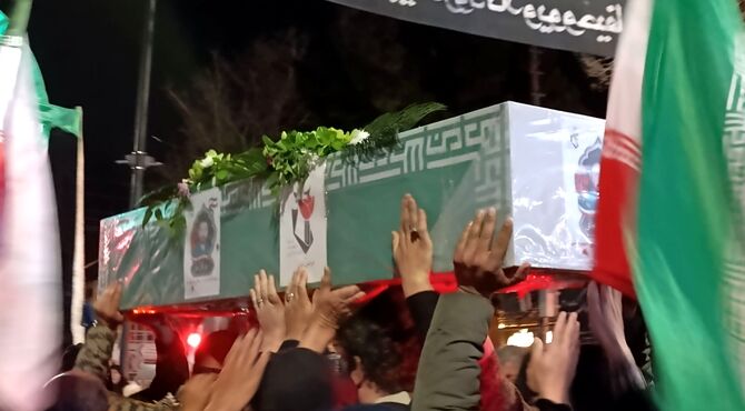 تجمع گسترده مردمی در مسجد جامع نیشابور برای خونخواهی رهبر شهید