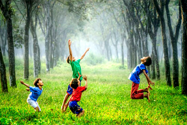 دنیای شاد و پرنقش‌ونگار کودکی