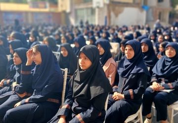 بخشندگی امام رضا باعث محبوبیتش شده است