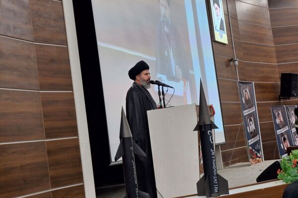 اجتماع بزرگ دانش آموزان بسیجی پردیس در گرامیداشت شهدای دانش آموز