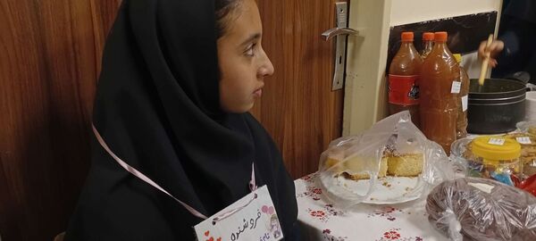 بازارچه کسب و کار دانش آموزی در دبیرستان مادر مهربان خلیل آباد