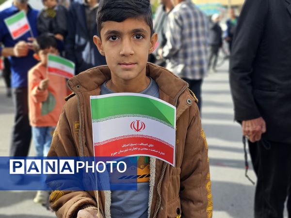 حضور پرشور دهه نودی‌های جهرمی در جشن انقلاب - 2