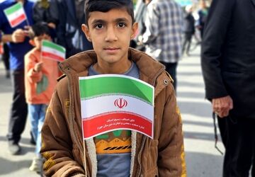 نمایش وحدت و اقتدار با گام‌های استوار، تجلی عشق به وطن است