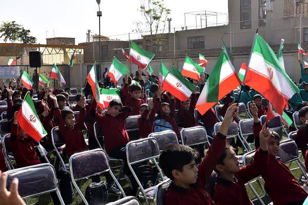 آیین زنگ «مهر و مقاومت» در مدارس شهرستان بهاباد