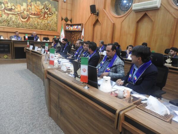 نشست هم‌اندیشی مسئولان سازمان دانش‌آموزی استان فارس روز اول
