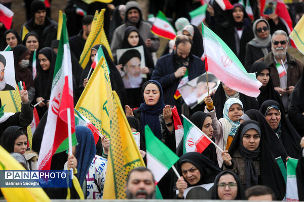 سخنرانی رئیس جمهور در جمع راهپیمایان ۲۲ بهمن