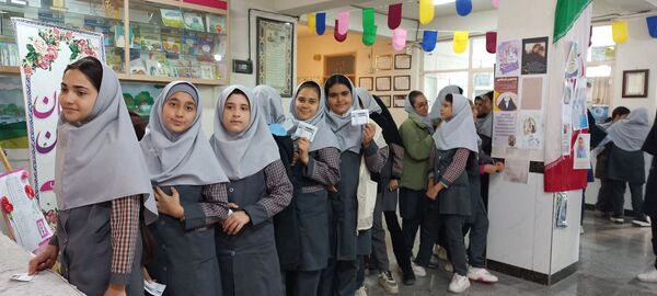  انتخابات شورای دانش آموزی  در دبستان حافظه سلیمانشاهی 
