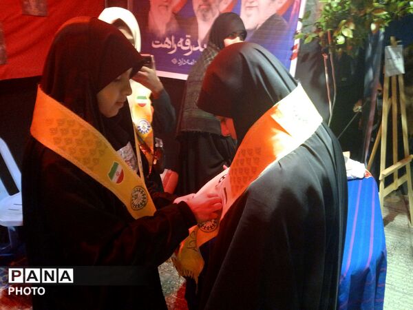 حضور حداکثری جامعه فرهنگی و دانش‌آموزی در تجمعات شبانه