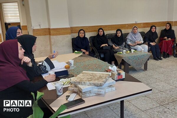 مانور بازگشایی دبیرستان نمونه دولتی ولایت با تشکیل نخستین جلسه شورای دبیران