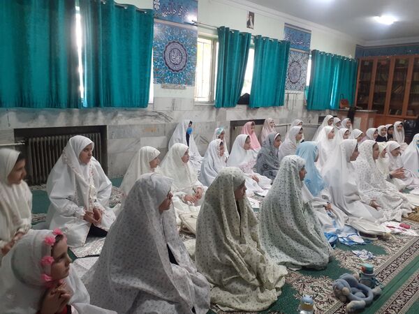حضور مستمر دانش‌آموزان مدرسه هدی یک در مسجد 