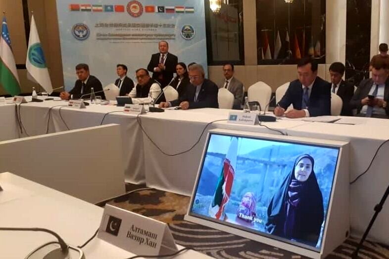 پیام تصویری وزیر راه از مجاورت پُل بمباران‌شده B1 کرج به اجلاس وزرای حمل‌ونقل شانگهای