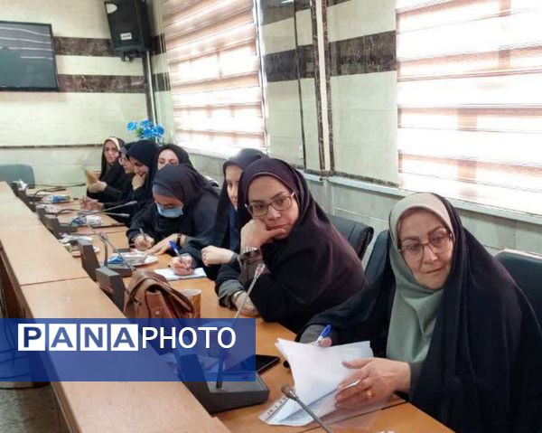 جلسه هم‌اندیشی معاونان و مربیان پرورشی و فرهنگی شهرستان فیروزکوه