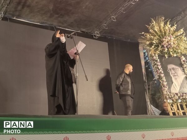 مردم گرگان همچنان در میدان های شهر 