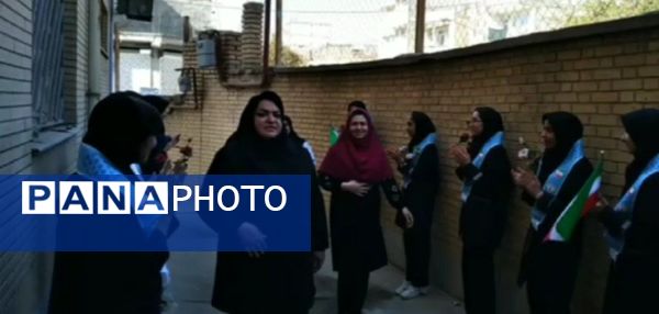 جشن روز آزمایشگاه در دبیرستان شهید مرادعلی امینی و هنرستان کیمیا