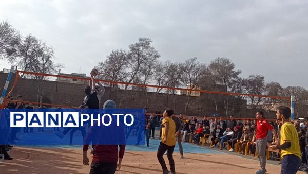 برگزاری فینال مسابقات والیبال گروهی درون مدرسه‌ای در دبیرستان شاهد ابوذر غفاری 