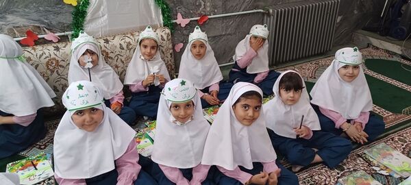 جشن قرآن در دبستان دخترانه المهدی ناحیه 2 کرج و شهرستان فردیس