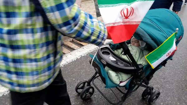 ۲۲ بهمن  صحنه حضور مردم؛ از کودکان پرشمار تا روایت‌های میانسالان
