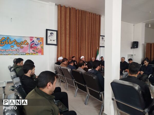 محفل شعر امین؛ ادای احترام به رهبر شهید و زنده نگه داشتن سنت گردهمایی شاعران