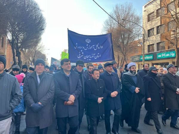نوای دلنشین گروه سرود پیشتازان، روحی تازه در جشن انقلاب