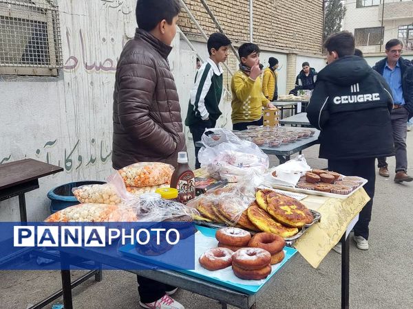 برپایی بازارچه دانش‌آموزی به‌مناسبت عید مبعث 