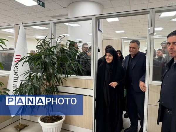 بازدید وزیر راه و شهرسازی از روند خدمات‌رسانی زائران در ایام پایانی دهه صفر