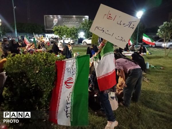 میدان‌داری مردم دارالعباده در میدان امام حسین (ع) یزد