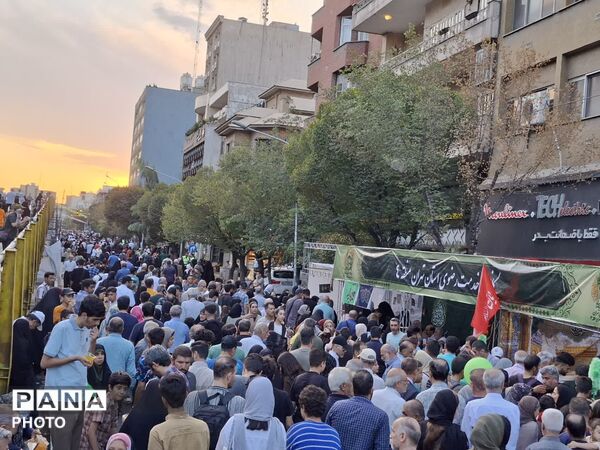 تهران در جشن بزرگ «امت احمد» به استقبال میلاد پیامبر(ص) و امام صادق (ع) رفت