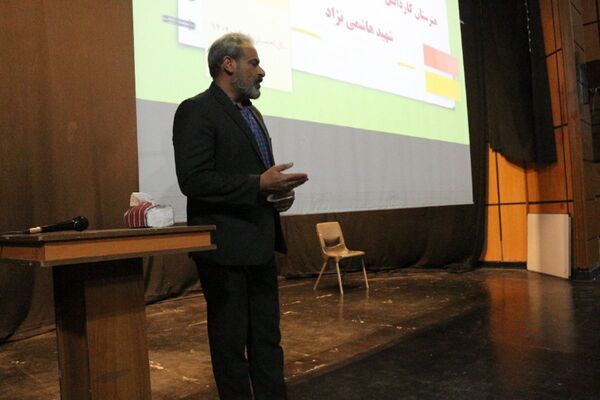 نشست انجمن اولیا و مربیان هنرستان امام علی(ع) فیروزکوه