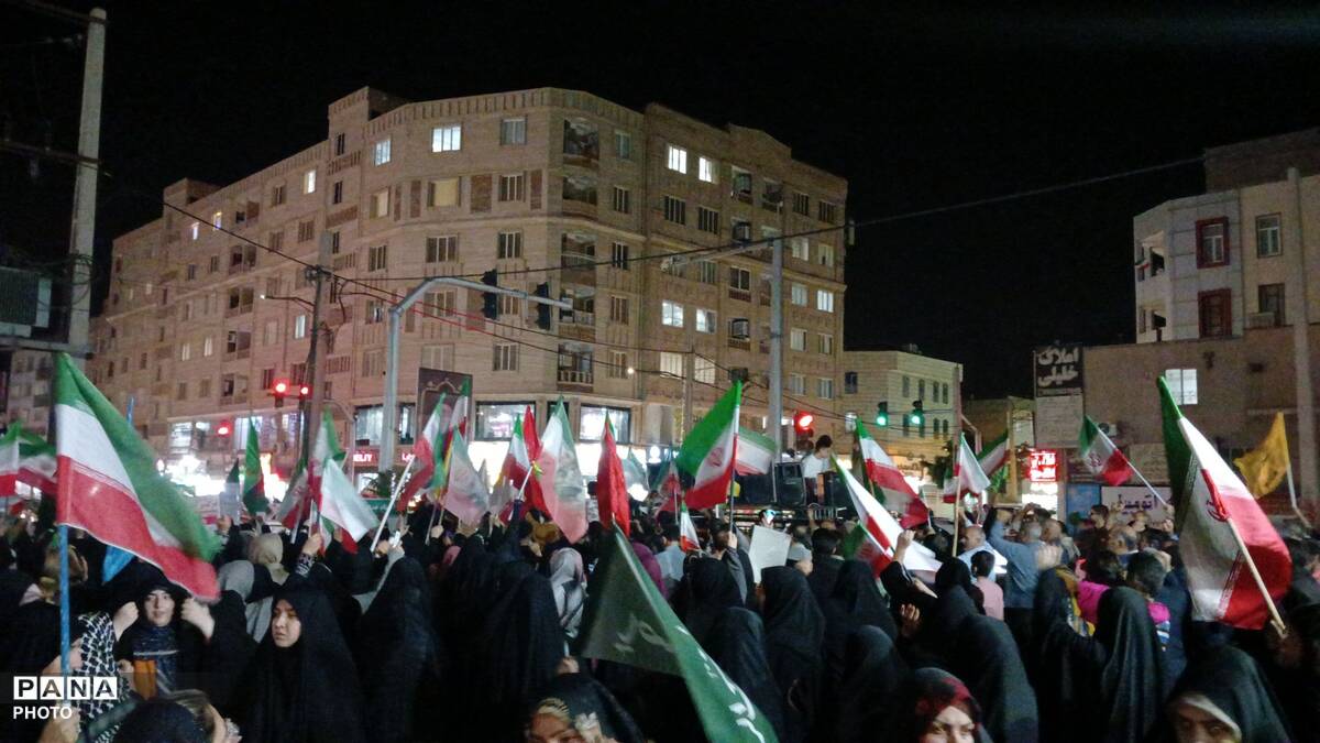 مردم آبرسانی فردیس در تجمعات شبانه بار دیگر پای کار بودن خود به انقلاب  را نشان دادند